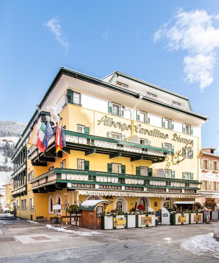 Hotel Cavallino Bianco - Weisses Roessl Innichen Exterior foto