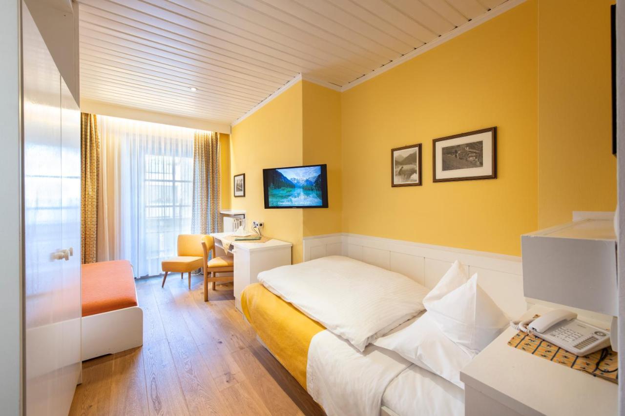 Hotel Cavallino Bianco - Weisses Roessl Innichen Exterior foto