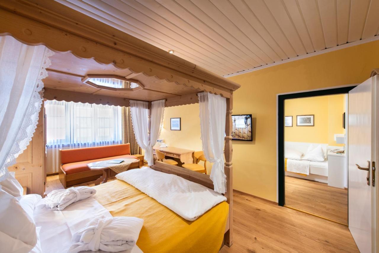 Hotel Cavallino Bianco - Weisses Roessl Innichen Exterior foto