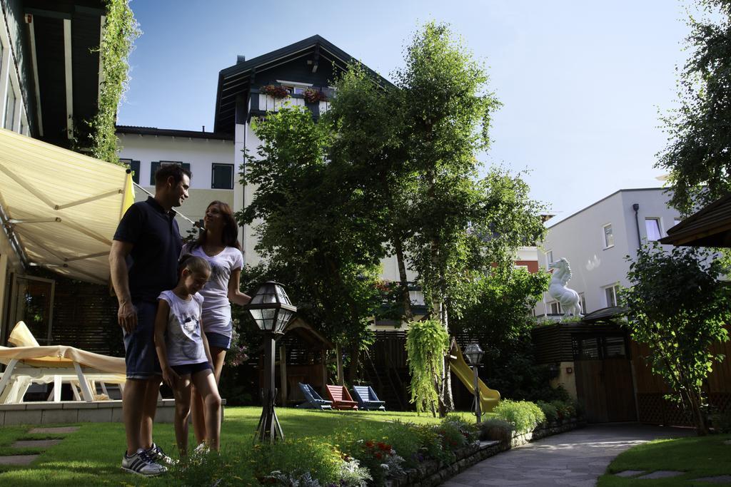 Hotel Cavallino Bianco - Weisses Roessl Innichen Exterior foto