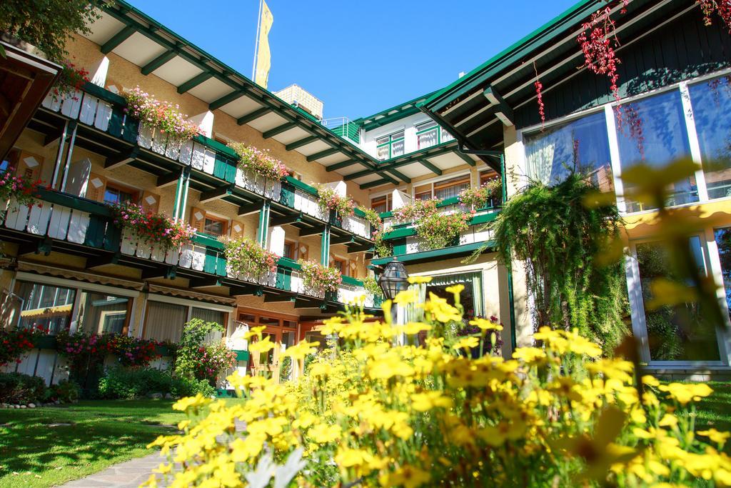 Hotel Cavallino Bianco - Weisses Roessl Innichen Exterior foto